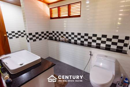 Stunning Thai Wooden Villa with Pool in Pranburi