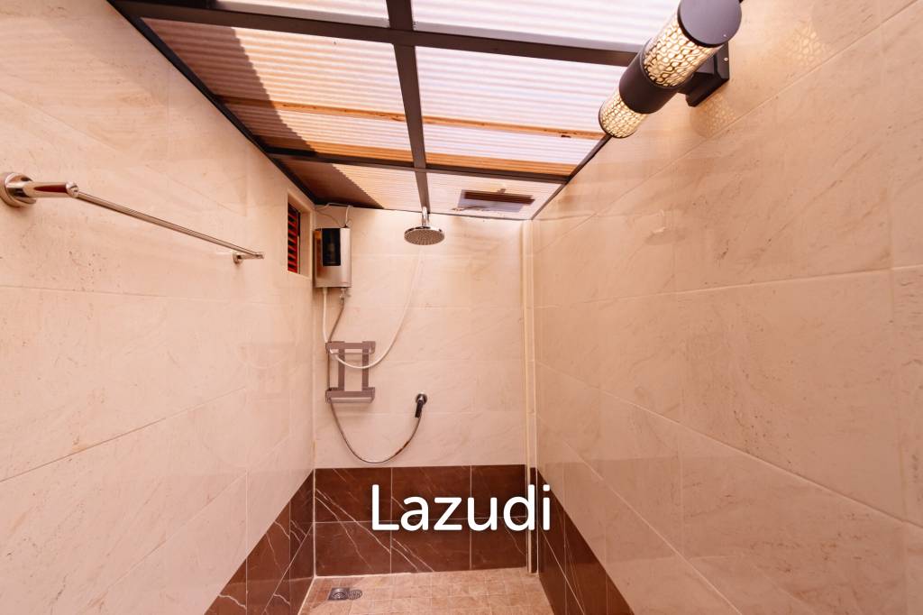 Stunning Thai Wooden Villa with Pool in Pranburi