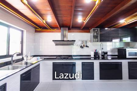 Stunning Thai Wooden Villa with Pool in Pranburi