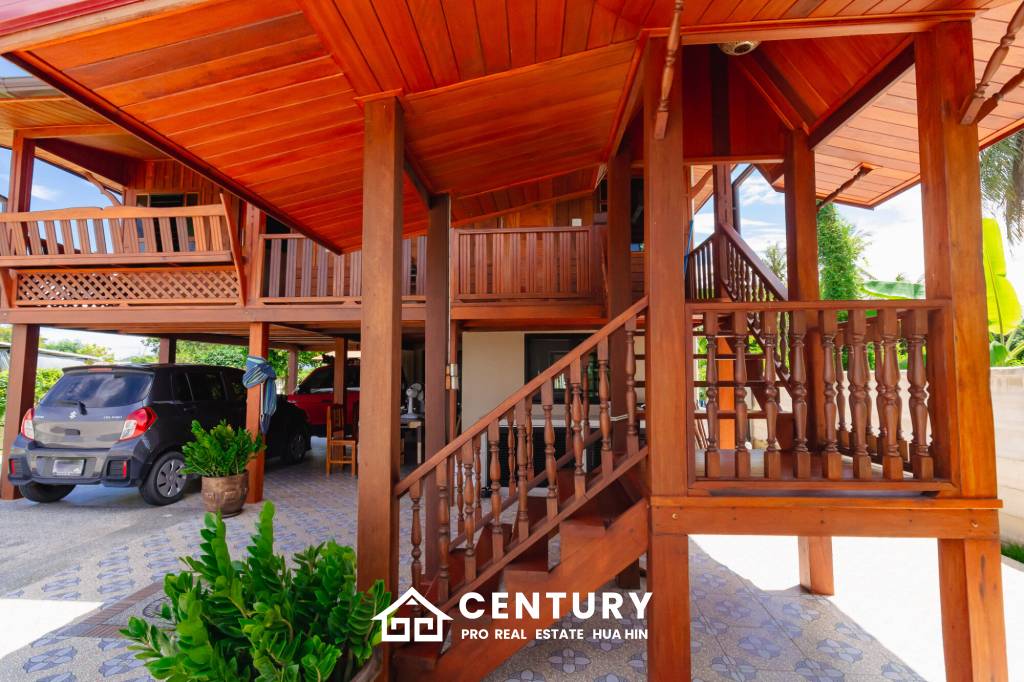 Stunning Thai Wooden Villa with Pool in Pranburi