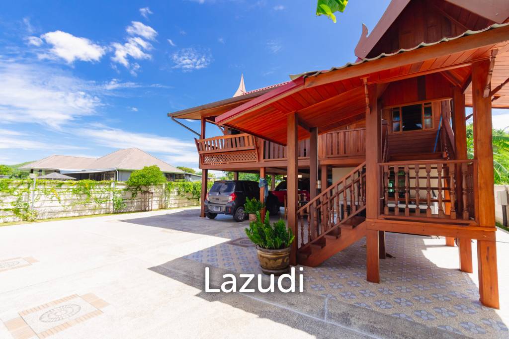 Stunning Thai Wooden Villa with Pool in Pranburi