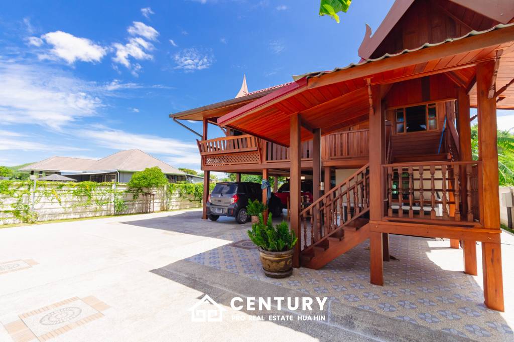 Stunning Thai Wooden Villa with Pool in Pranburi