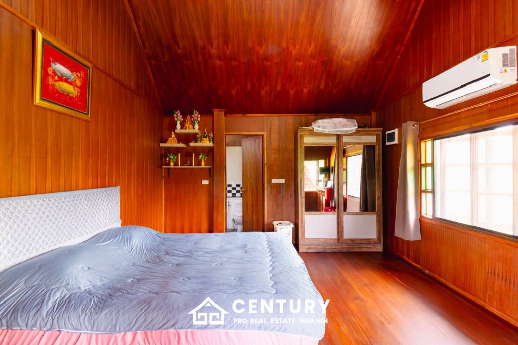 Stunning Thai Wooden Villa with Pool in Pranburi