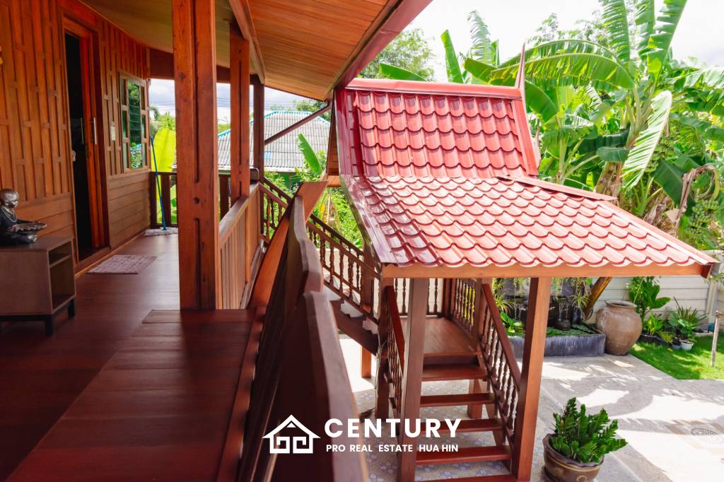 Stunning Thai Wooden Villa with Pool in Pranburi