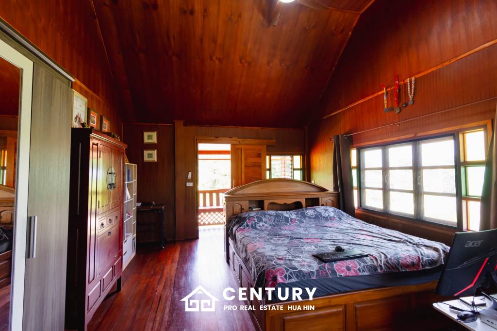 Stunning Thai Wooden Villa with Pool in Pranburi