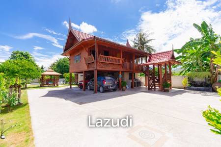 Stunning Thai Wooden Villa with Pool in Pranburi