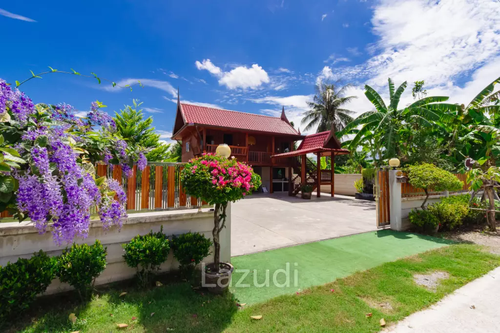 Stunning Thai Wooden Villa with Pool in Pranburi