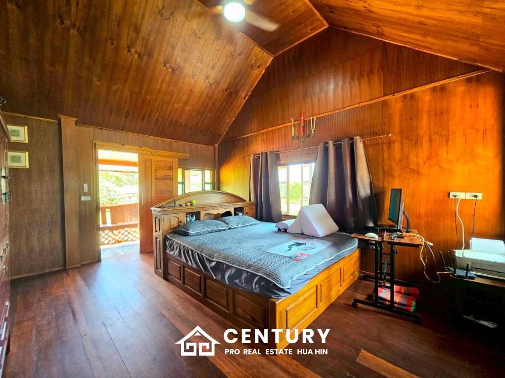 Stunning Thai Wooden Villa with Pool in Pranburi