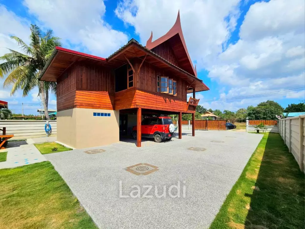 Stunning Thai Wooden Villa with Pool in Pranburi
