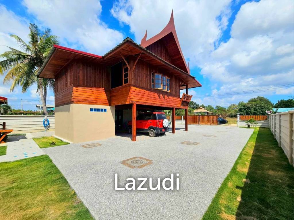 Stunning Thai Wooden Villa with Pool in Pranburi