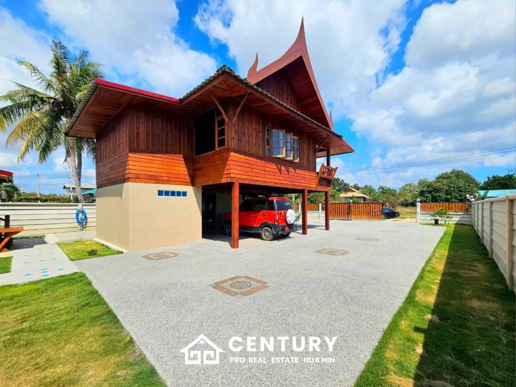 Stunning Thai Wooden Villa with Pool in Pranburi