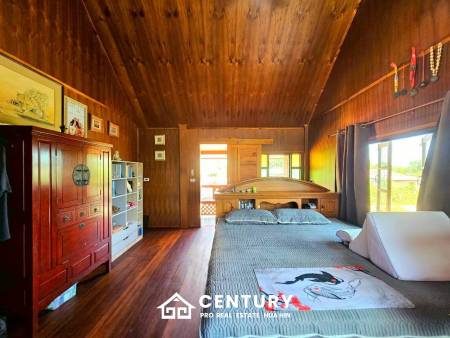 Stunning Thai Wooden Villa with Pool in Pranburi