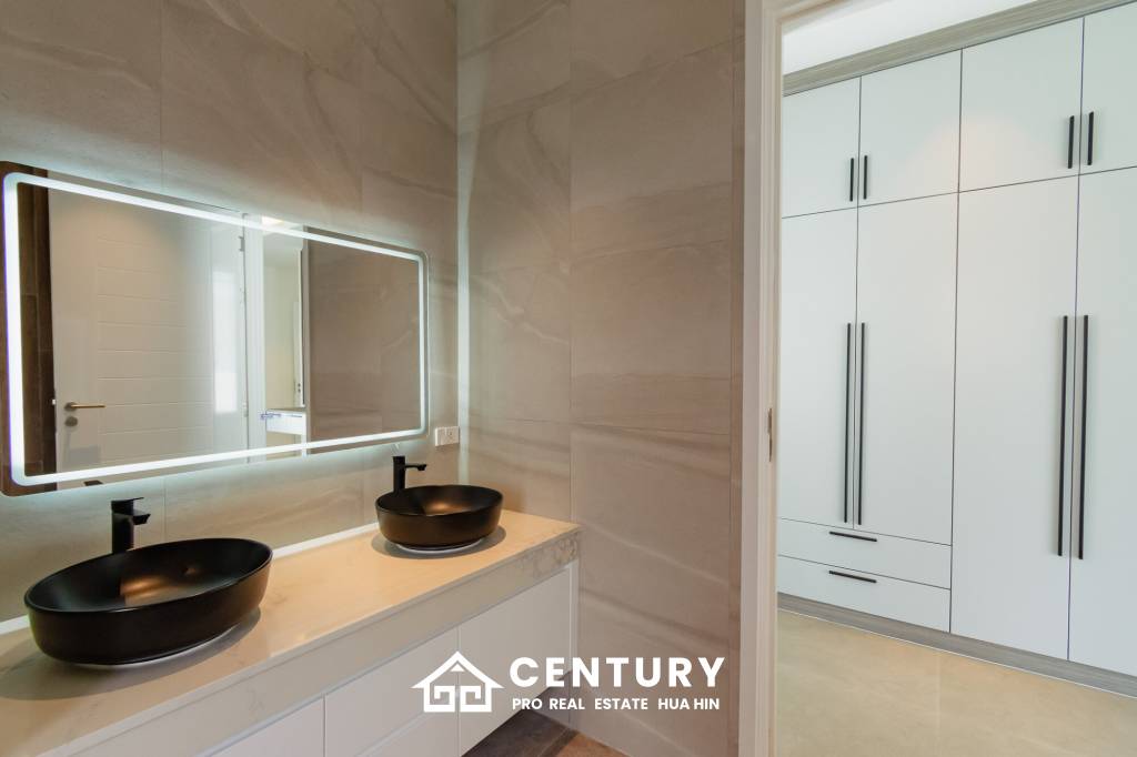 Luxurious Modern Villa in Highland Villas 3 Hua Hin