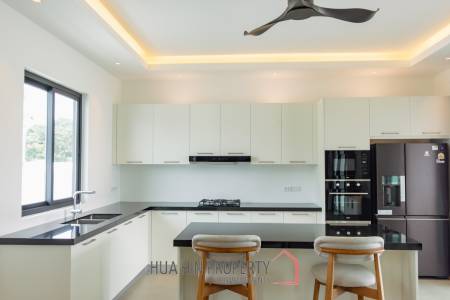 Luxurious Modern Villa in Highland Villas 3 Hua Hin