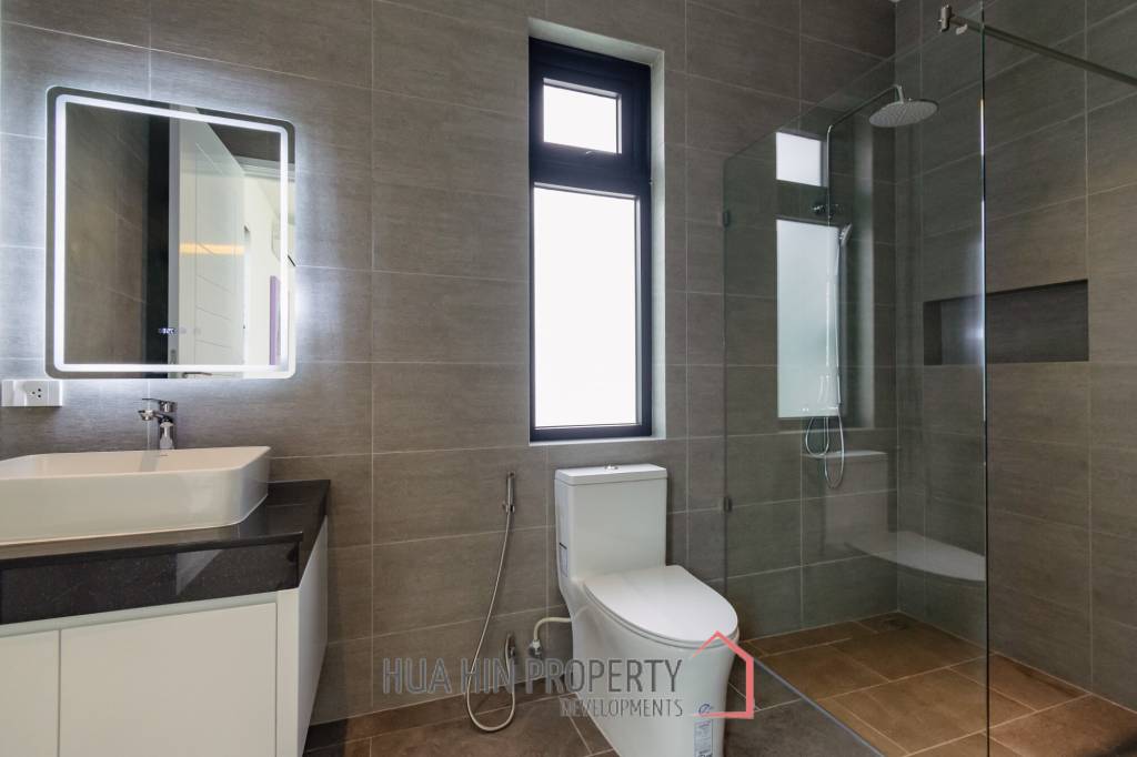 Luxurious Modern Villa in Highland Villas 3 Hua Hin