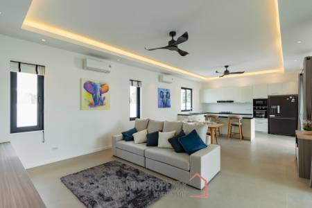 Luxurious Modern Villa in Highland Villas 3 Hua Hin