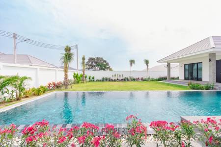 Luxurious Modern Villa in Highland Villas 3 Hua Hin