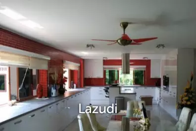 2 Storey 4 Bed Pool Villa on Pranburi River