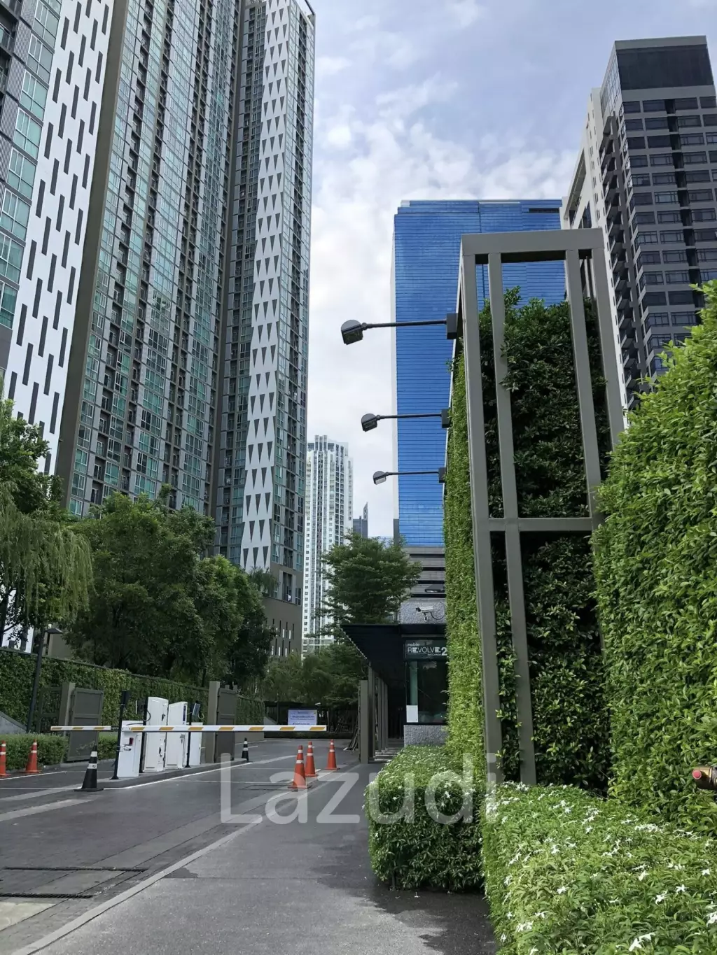 2 Bed 2 Bath 53 SQ.M Noble Revolve Ratchada 2