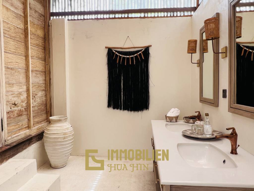 Pool Villa im Bali-Stil nur 150 Meter vom Strand entfernt