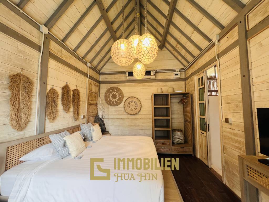 Private Pool Villa mit 5 Schlafzimmern in Strandnähe im Balinesischen Stil