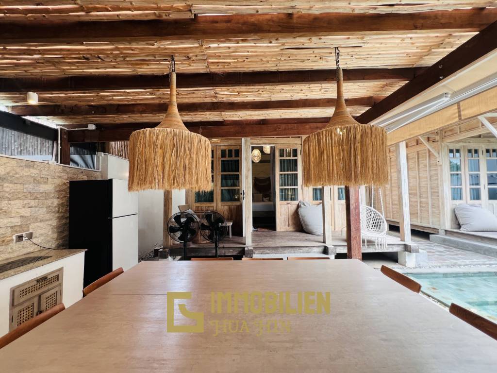 Private Pool Villa mit 5 Schlafzimmern in Strandnähe im Balinesischen Stil