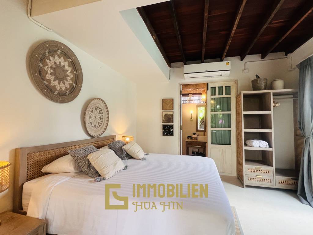 Private Pool Villa mit 5 Schlafzimmern in Strandnähe im Balinesischen Stil