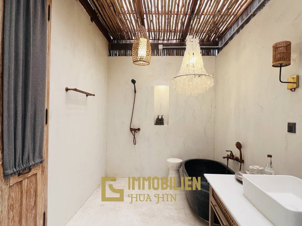 Private Pool Villa mit 5 Schlafzimmern in Strandnähe im Balinesischen Stil