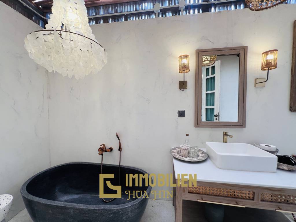 Private Pool Villa mit 5 Schlafzimmern in Strandnähe im Balinesischen Stil