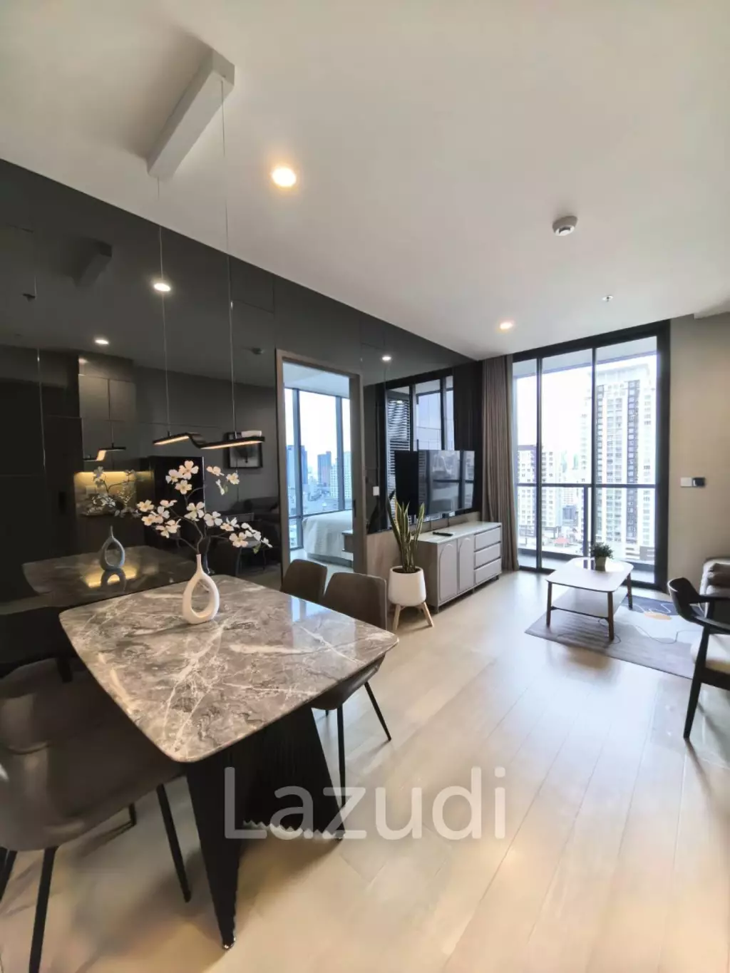 2 Bed 2 Bath 60 SQ.M THE EXTRO Phayathai-Rangnam