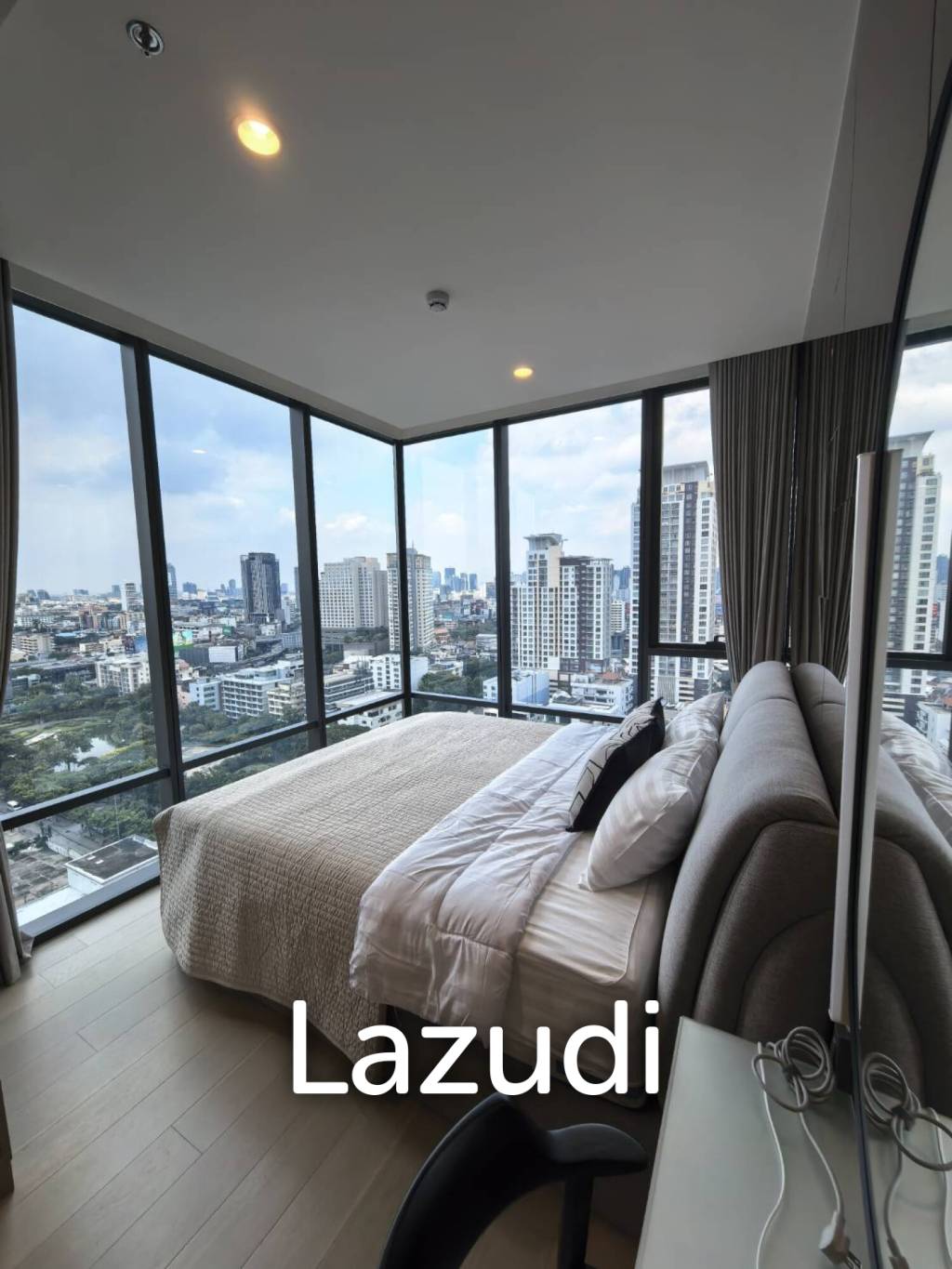 2 Bed 2 Bath 60 SQ.M THE EXTRO Phayathai-Rangnam
