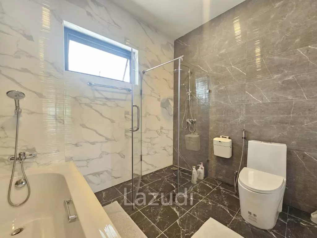 Elegant 5 Bed Pool Villa in Hua Hin North