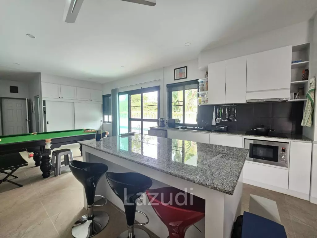 Elegant 5 Bed Pool Villa in Hua Hin North