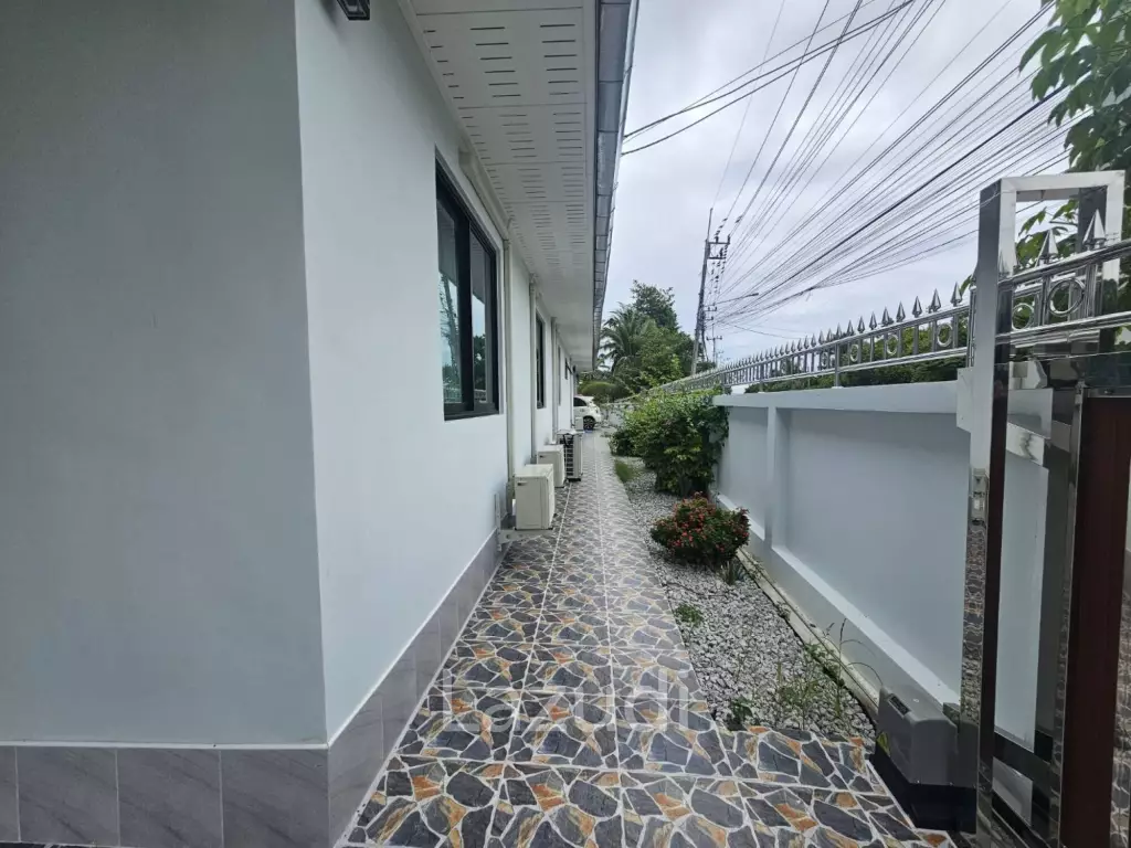 Elegant 5 Bed Pool Villa in Hua Hin North