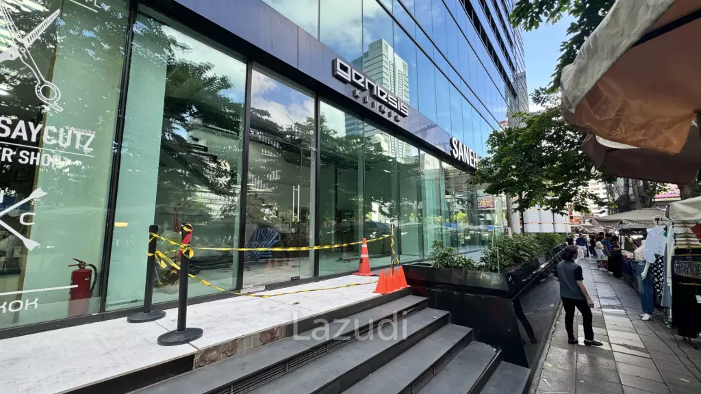 Prime Duplex Retail Space in Si Lom Bangkok with High Footfall
