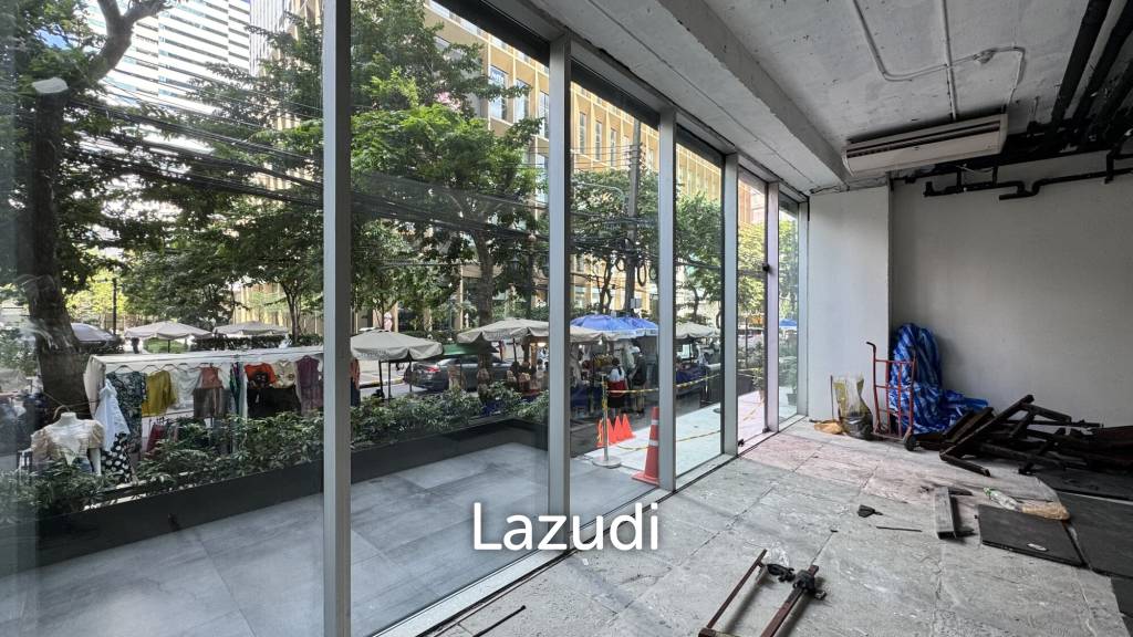 Prime Duplex Retail Space in Si Lom Bangkok with High Footfall