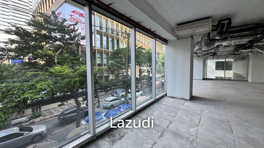 Prime Duplex Retail Space in Si Lom Bangkok with High Footfall