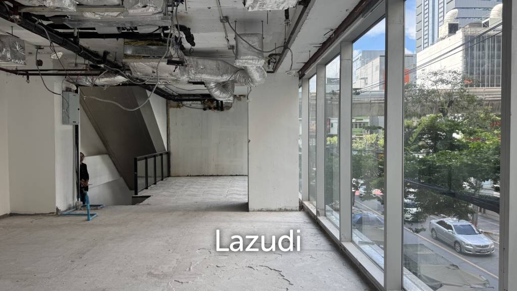 Prime Duplex Retail Space in Si Lom Bangkok with High Footfall