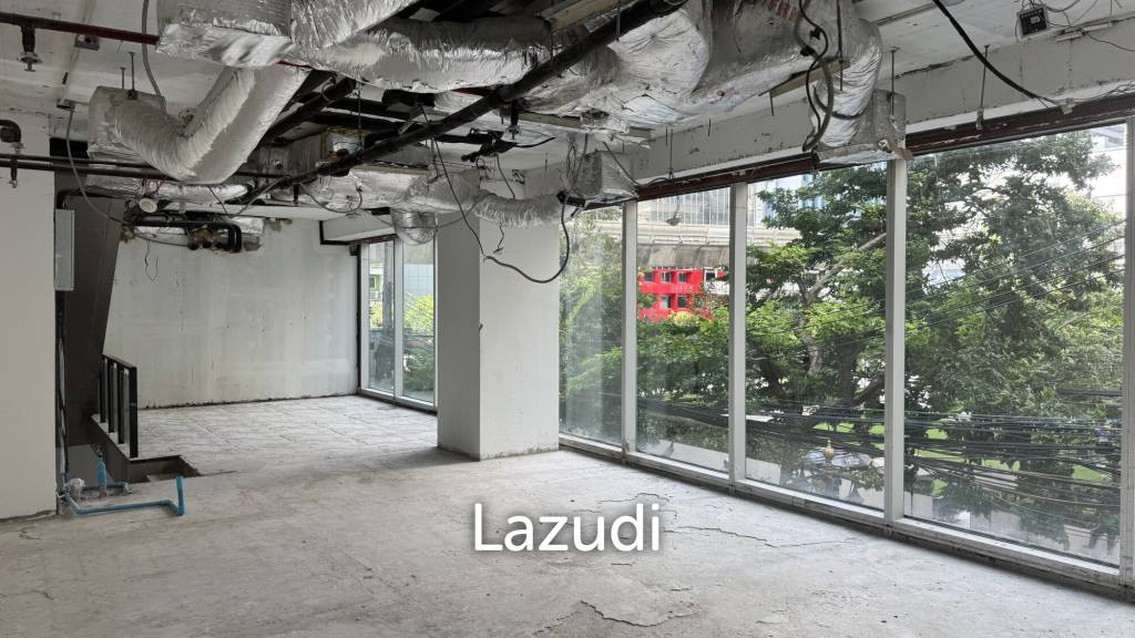 Prime Duplex Retail Space in Si Lom Bangkok with High Footfall