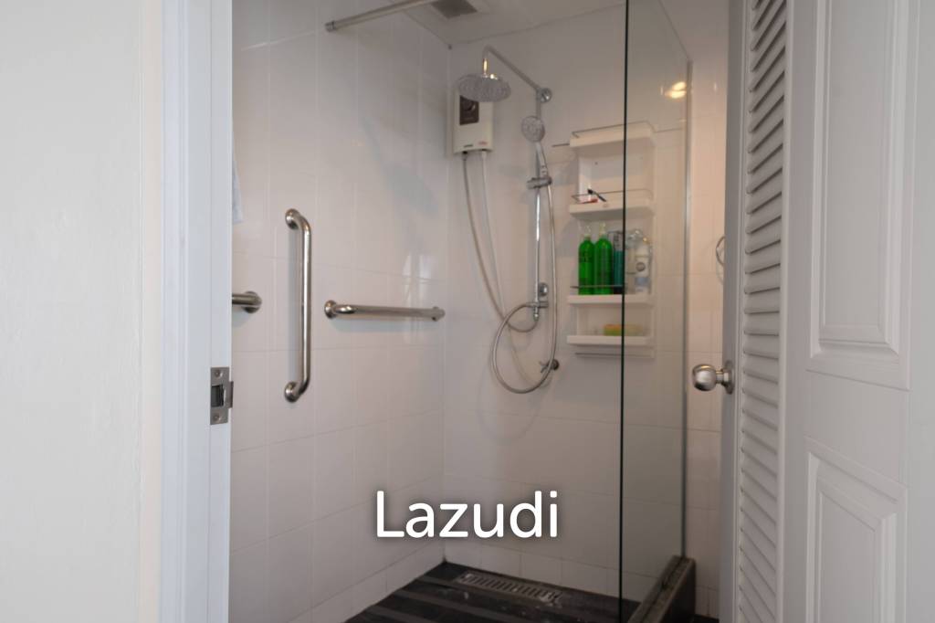 4 Beds 4 Baths 361 SQ.M. Somphong Condotel