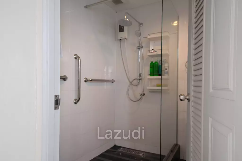 4 Beds 4 Baths 361 SQ.M. Somphong Condotel