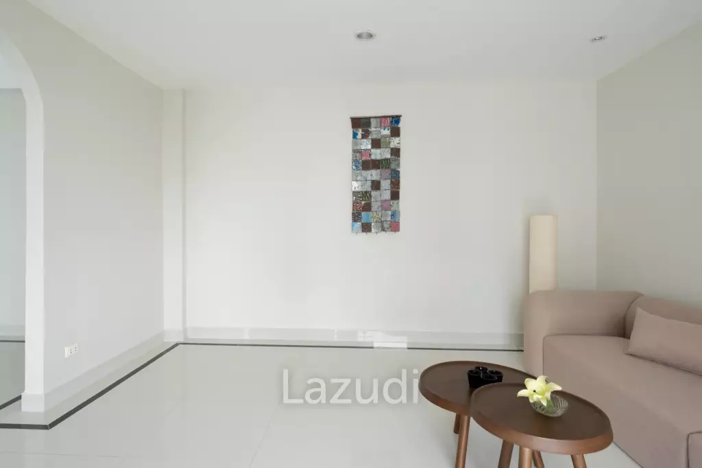 4 Beds 4 Baths 361 SQ.M. Somphong Condotel