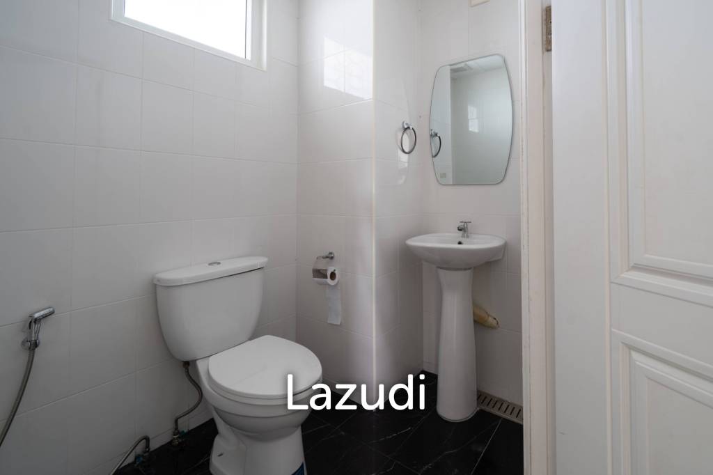 4 Beds 4 Baths 361 SQ.M. Somphong Condotel