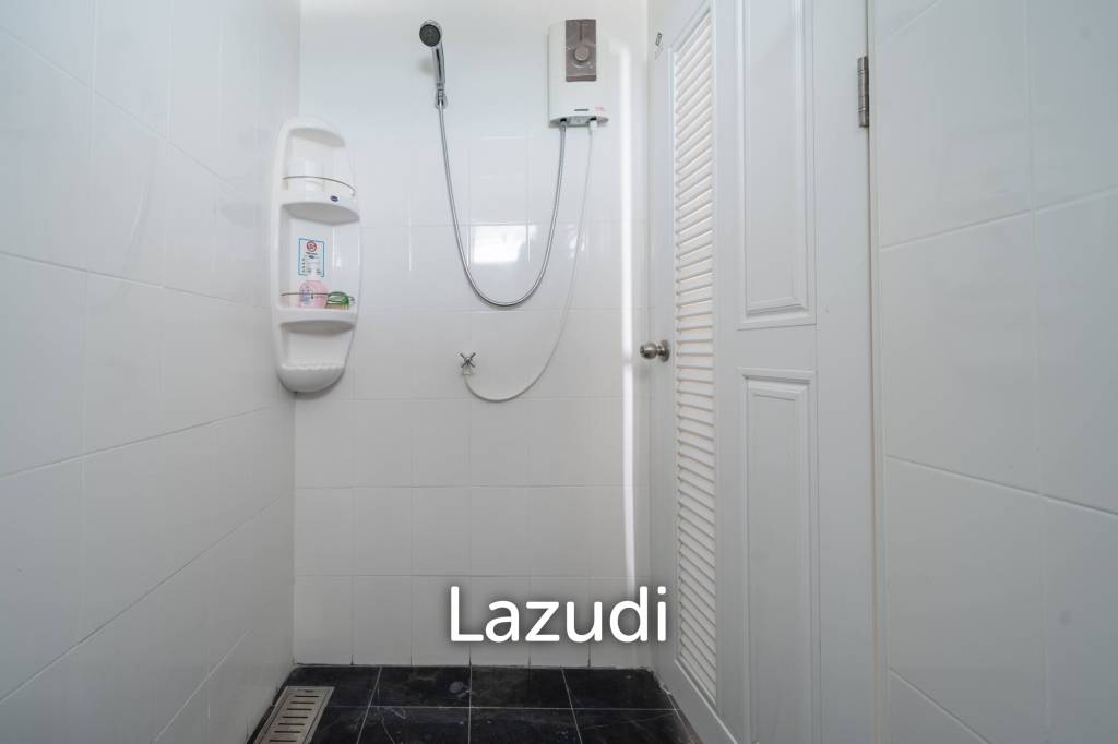 4 Beds 4 Baths 361 SQ.M. Somphong Condotel