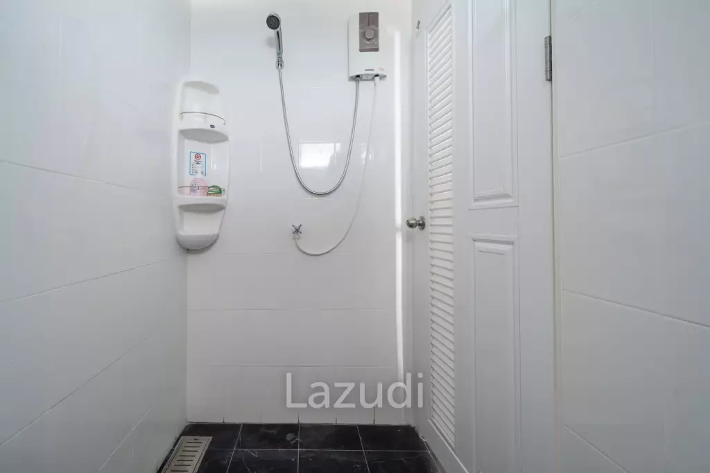 4 Beds 4 Baths 361 SQ.M. Somphong Condotel