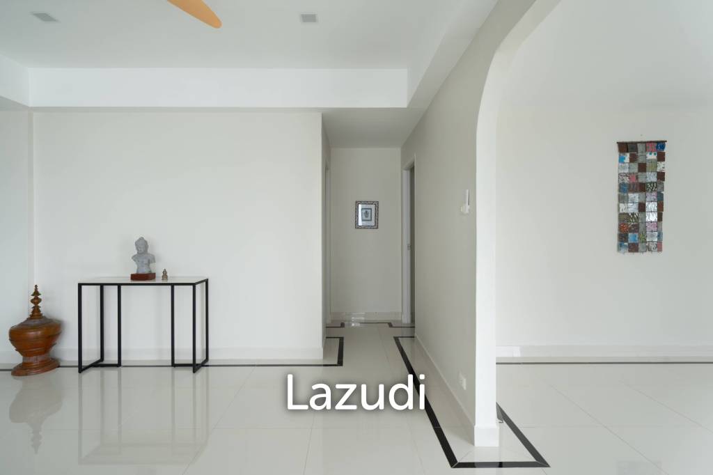 4 Beds 4 Baths 361 SQ.M. Somphong Condotel