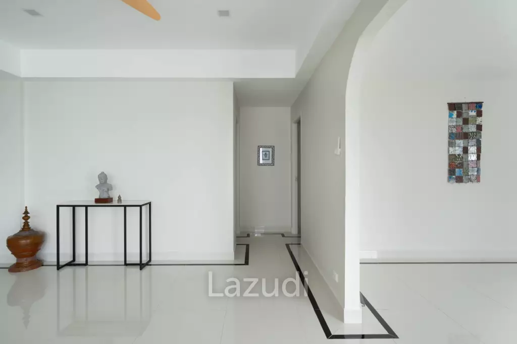 4 Beds 4 Baths 361 SQ.M. Somphong Condotel