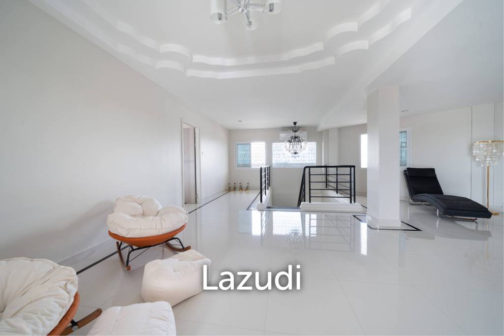 4 Beds 4 Baths 361 SQ.M. Somphong Condotel