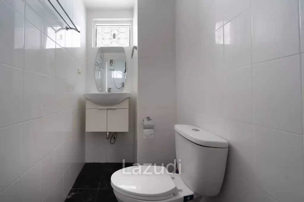 4 Beds 4 Baths 361 SQ.M. Somphong Condotel