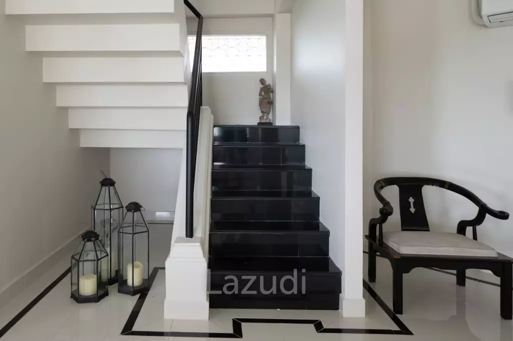 4 Beds 4 Baths 361 SQ.M. Somphong Condotel